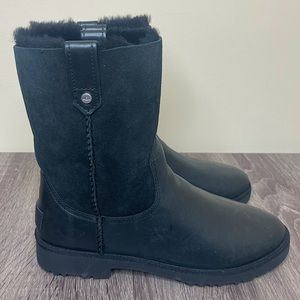 NWOB UGG Romely Short Boots size 7